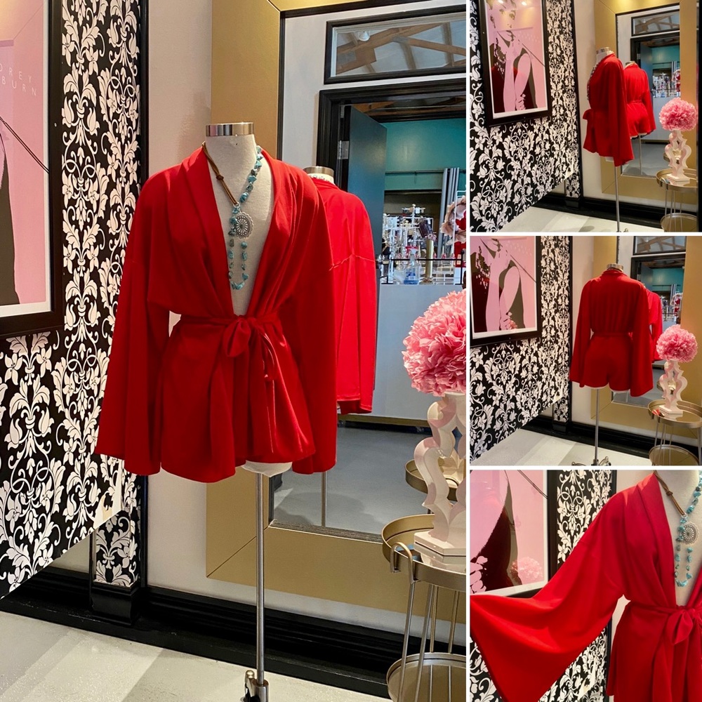 🌺PLT 
Beautiful Red Short Romper - Bell Sleeve